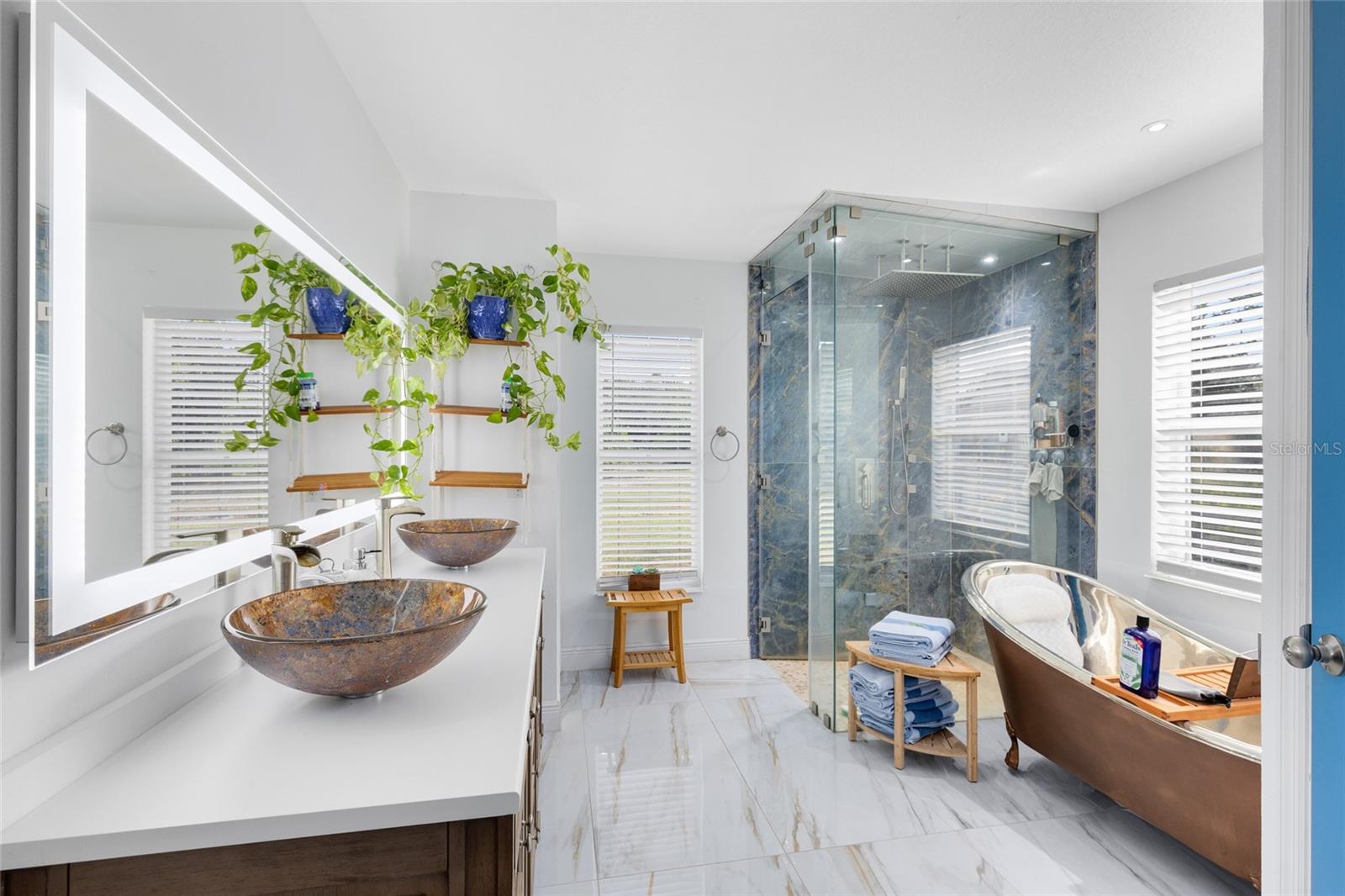 Image 18 of 54 For 538 Murray Street