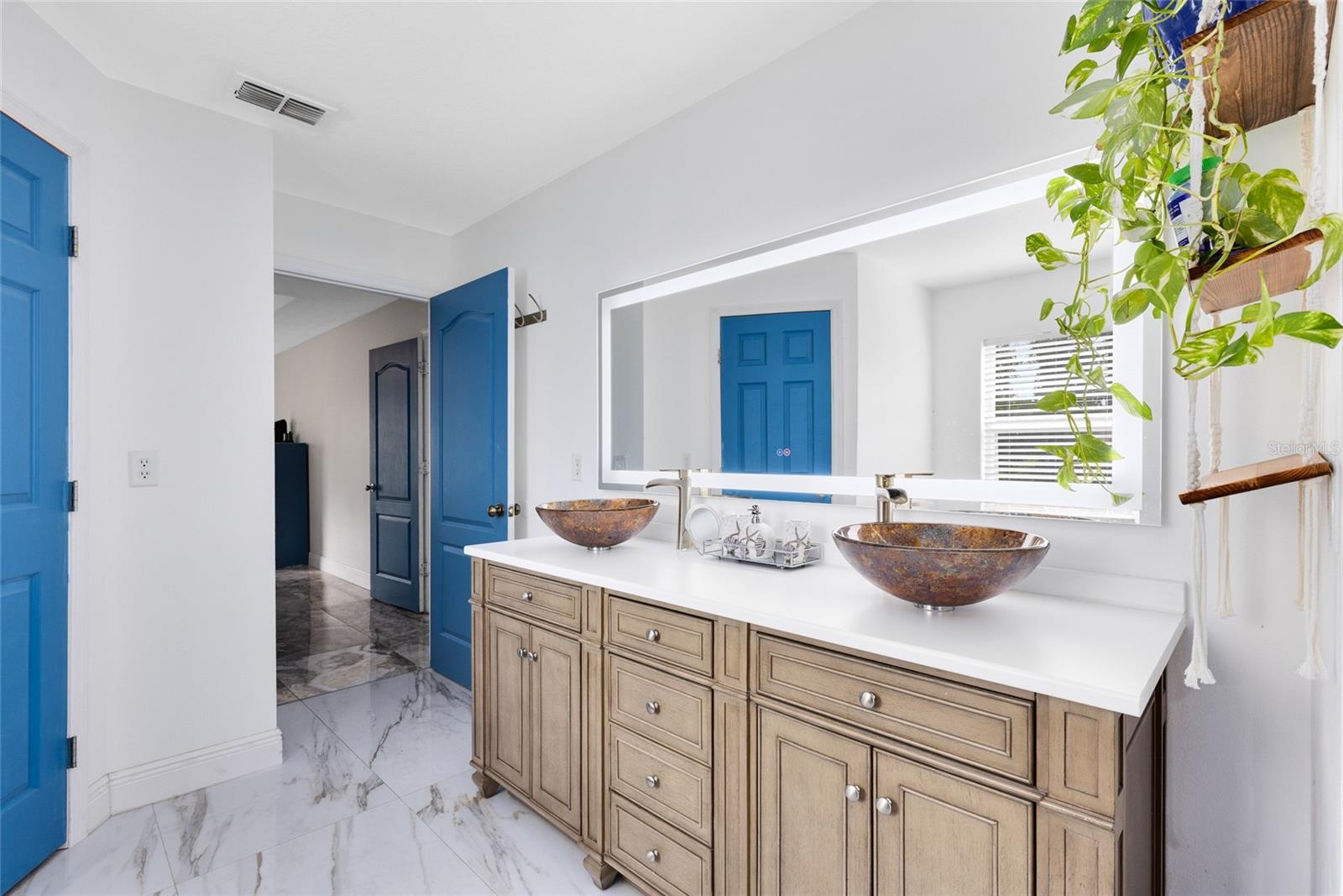 Image 20 of 54 For 538 Murray Street