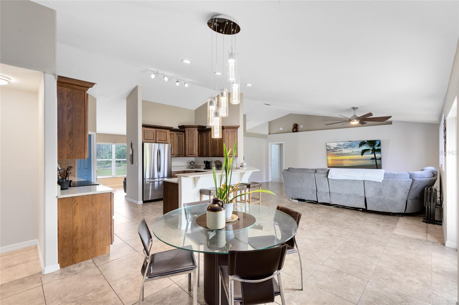 Image 6 of 54 For 538 Murray Street