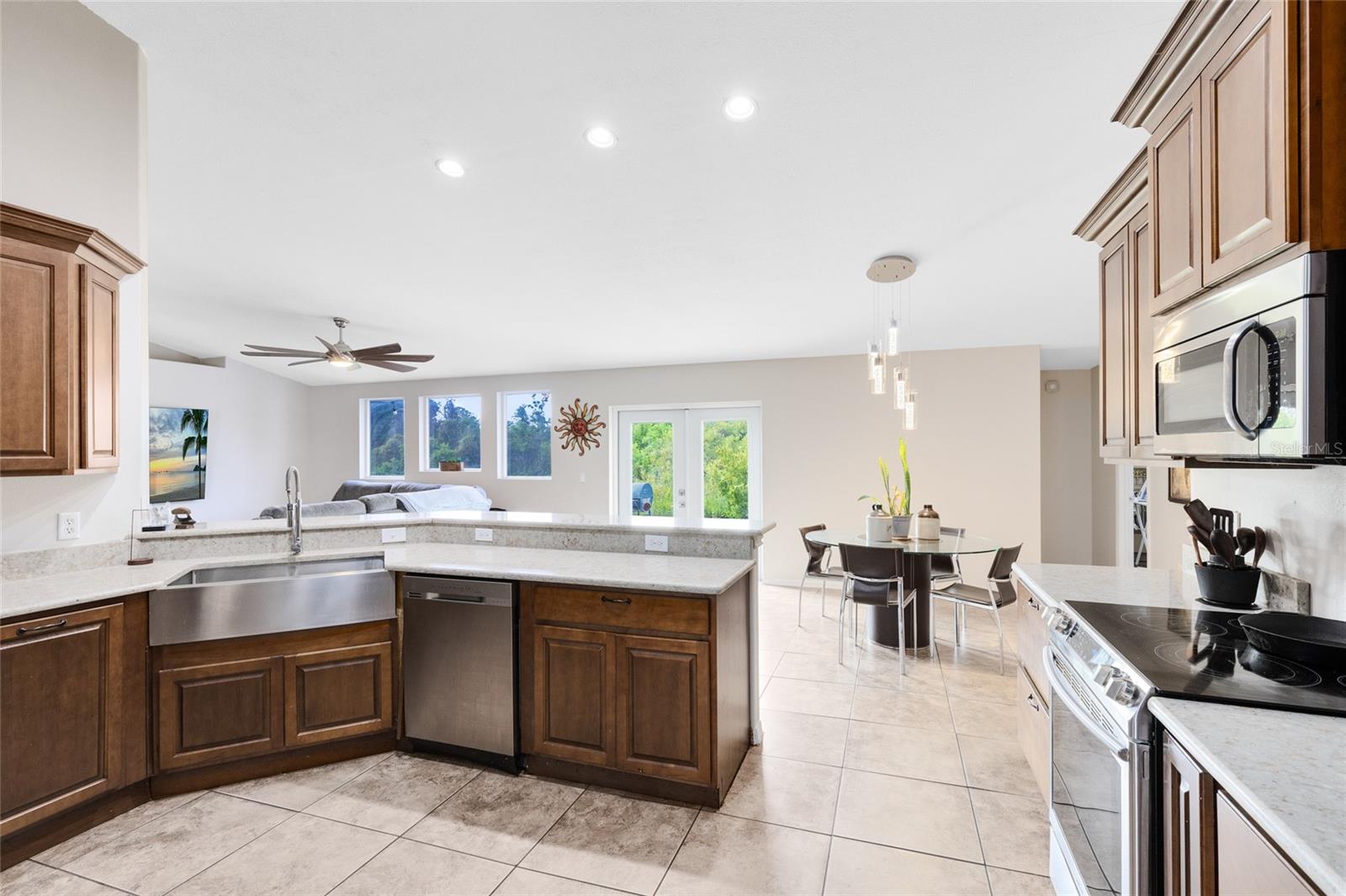 Image 8 of 54 For 538 Murray Street