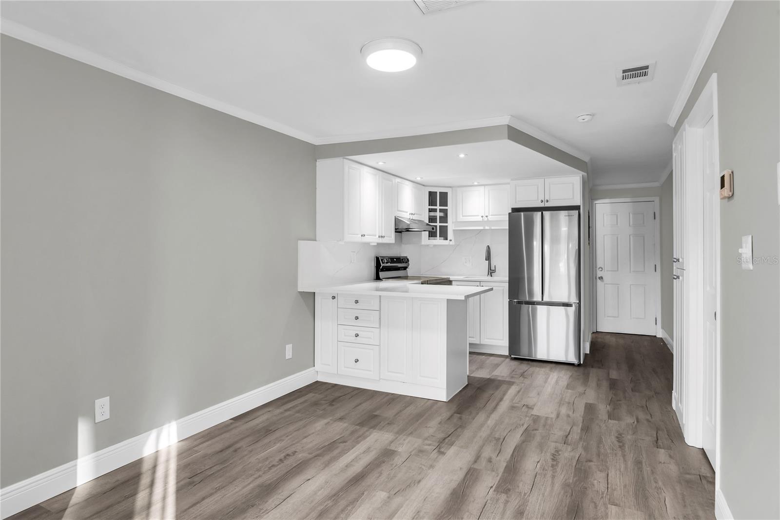 Image 4 of 27 For 10301 Us Highway 27  98