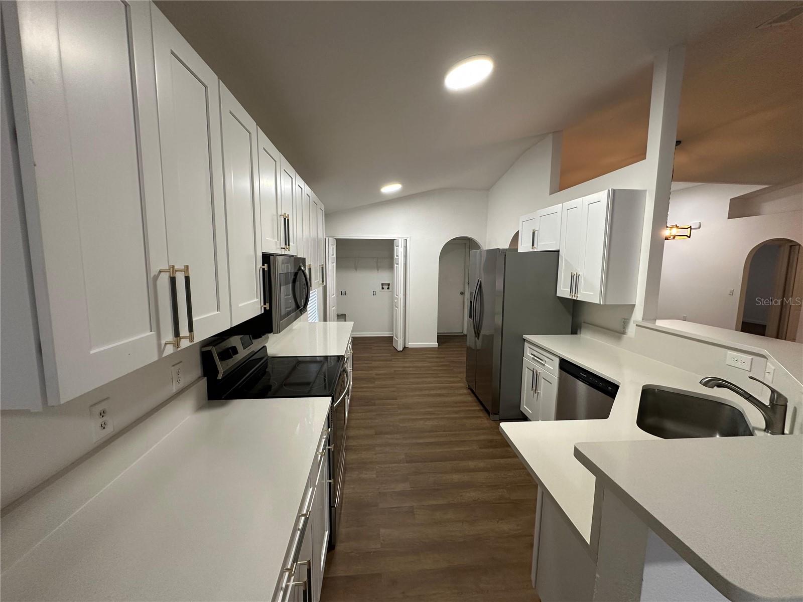 Image 3 of 11 For 703 Flagstone Street