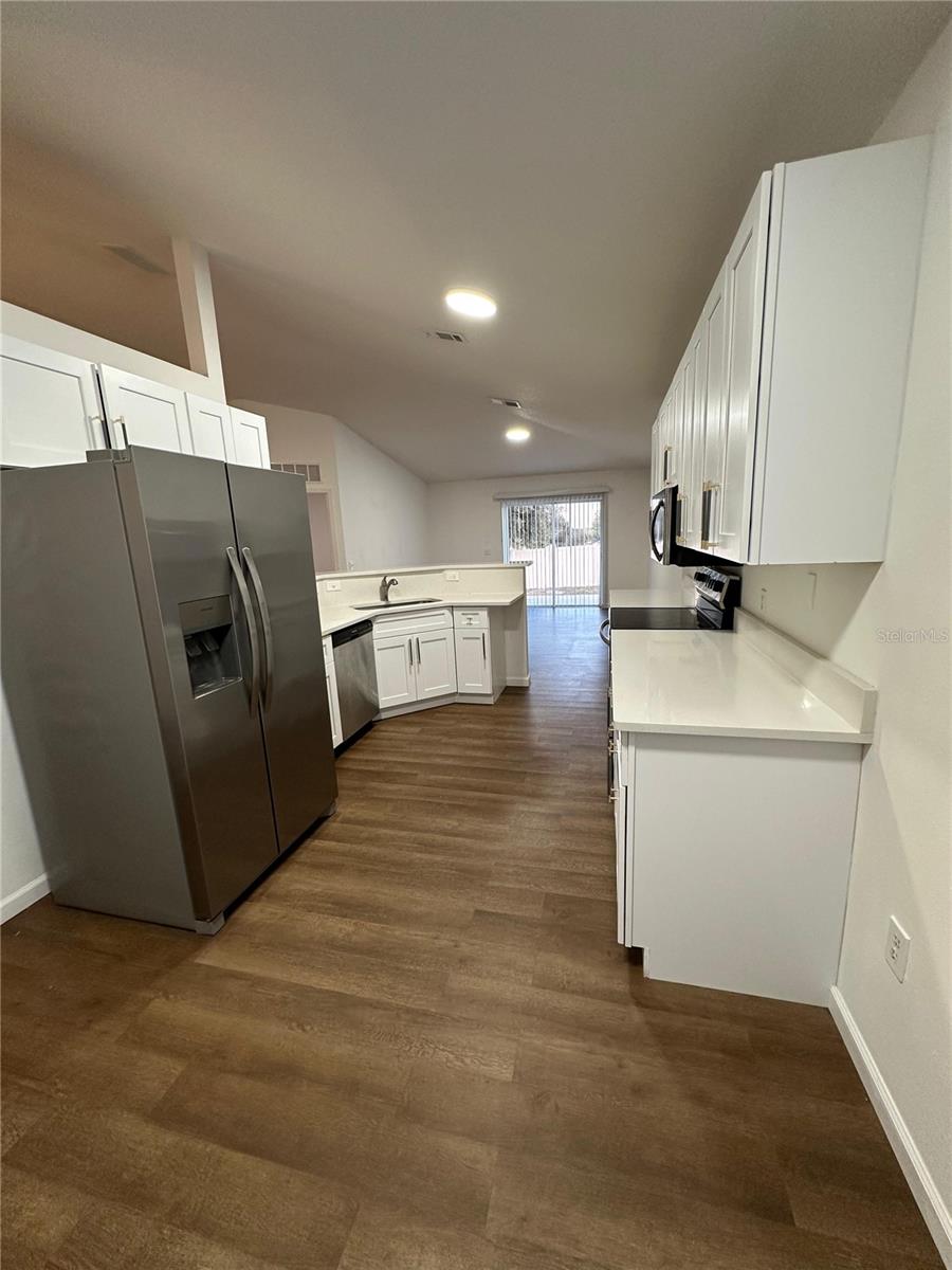 Image 4 of 11 For 703 Flagstone Street