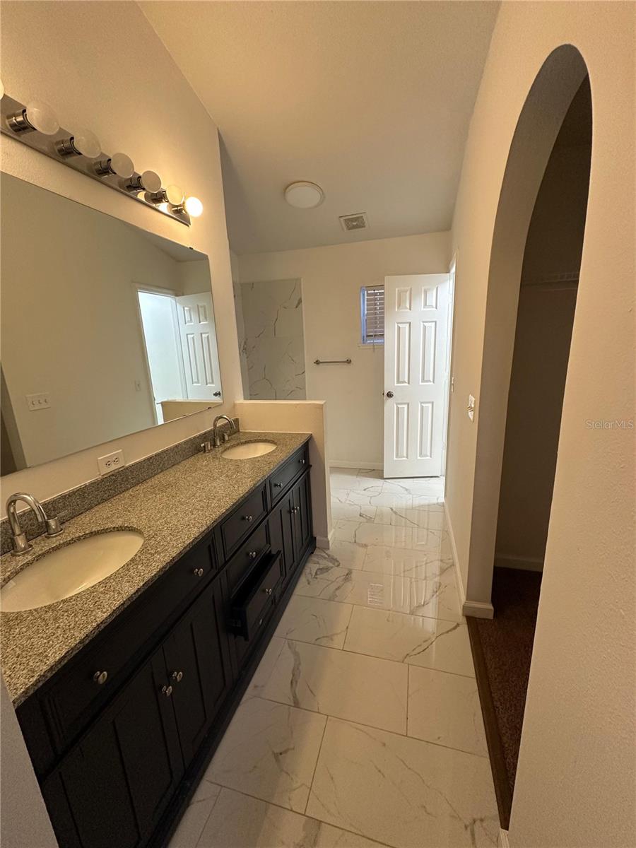 Image 7 of 11 For 703 Flagstone Street