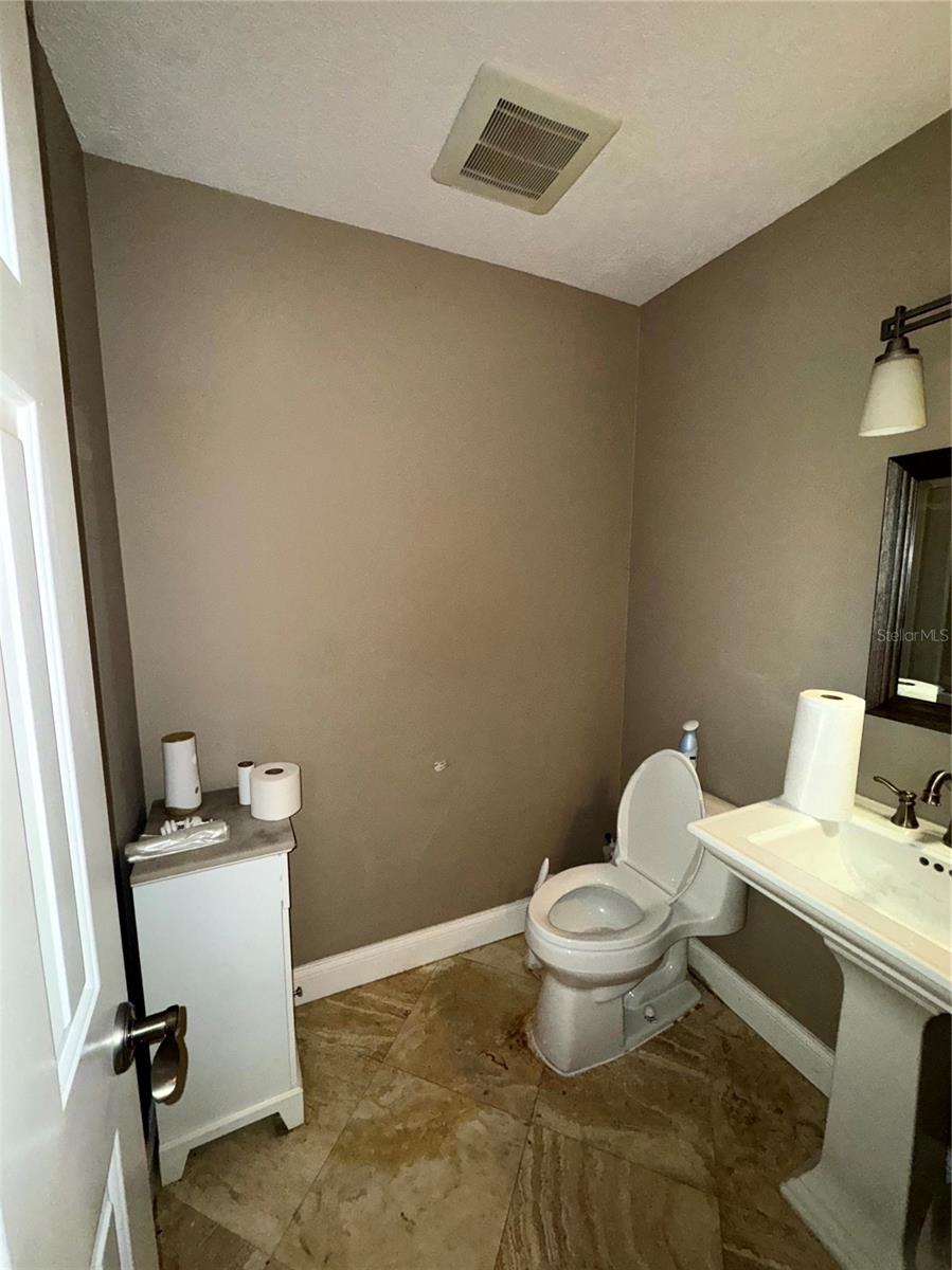 Image 15 of 21 For 905 Bearded Oaks Terrace