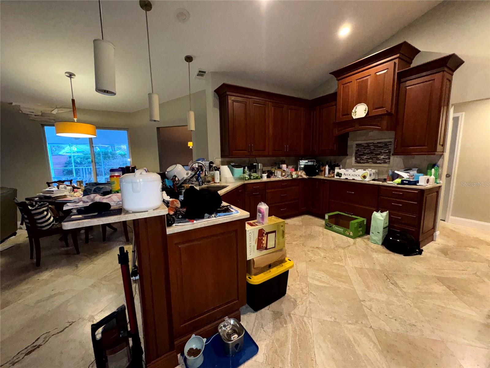 Image 16 of 21 For 905 Bearded Oaks Terrace