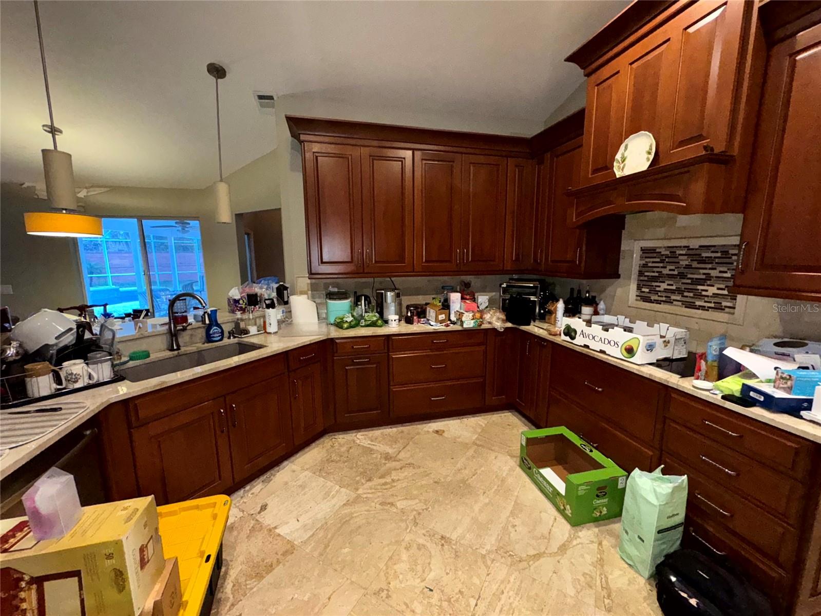 Image 18 of 21 For 905 Bearded Oaks Terrace