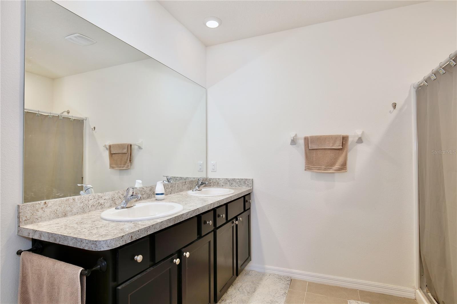 Image 17 of 31 For 348 Hickory Course Radial