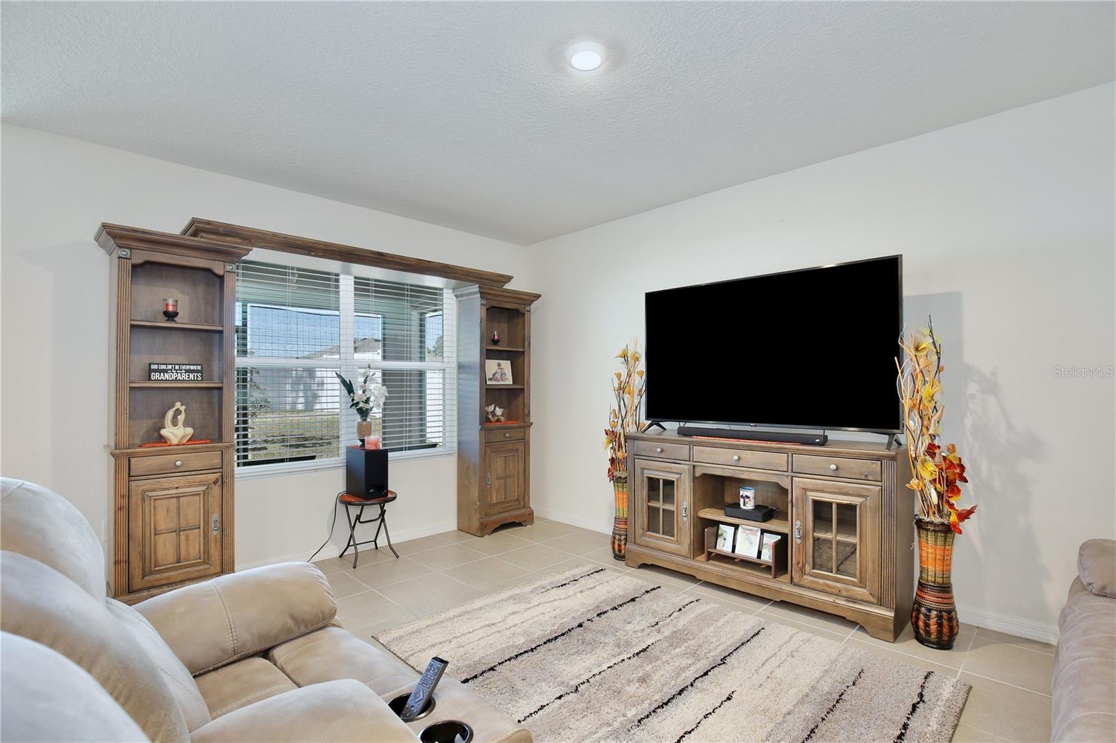 Image 5 of 31 For 348 Hickory Course Radial