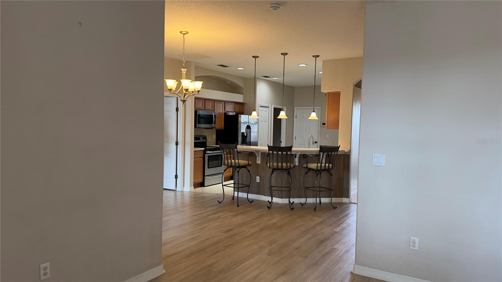 Image 31 of 60 For 15408 Groose Point Ln