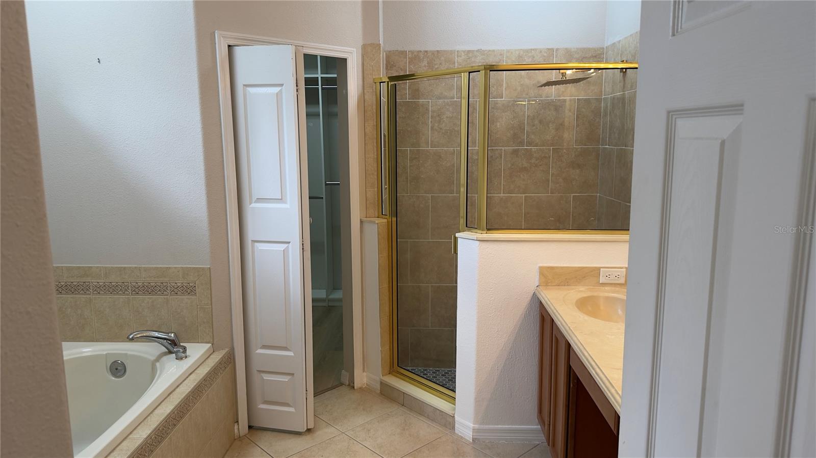 Image 37 of 60 For 15408 Groose Point Ln