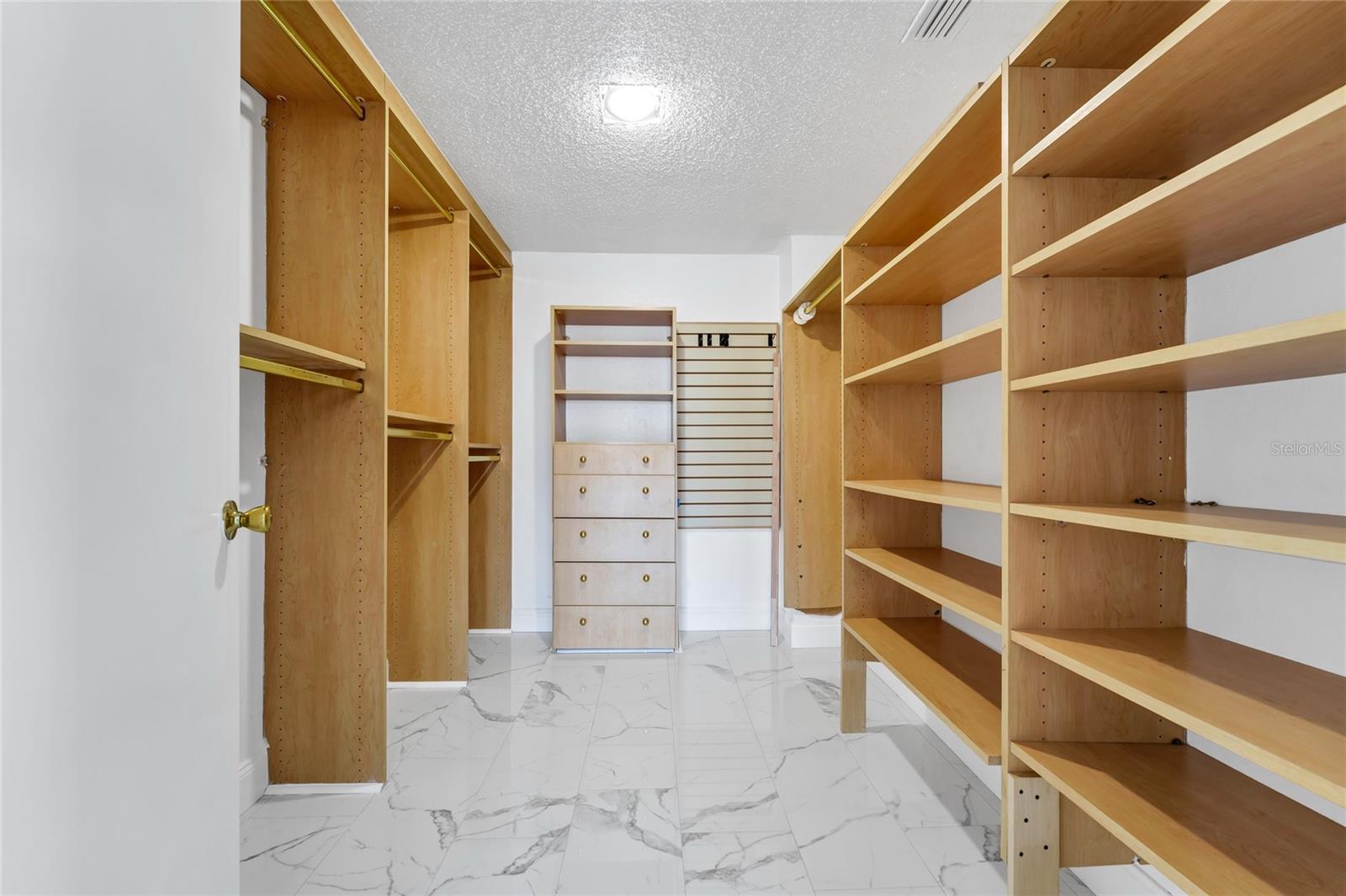 Image 18 of 42 For 7550 Hinson Street 10