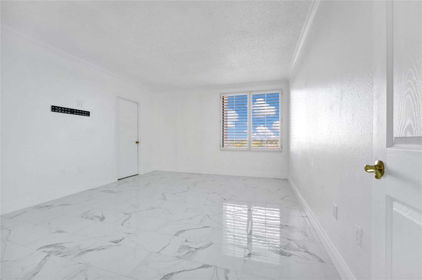 Image 21 of 42 For 7550 Hinson Street 10