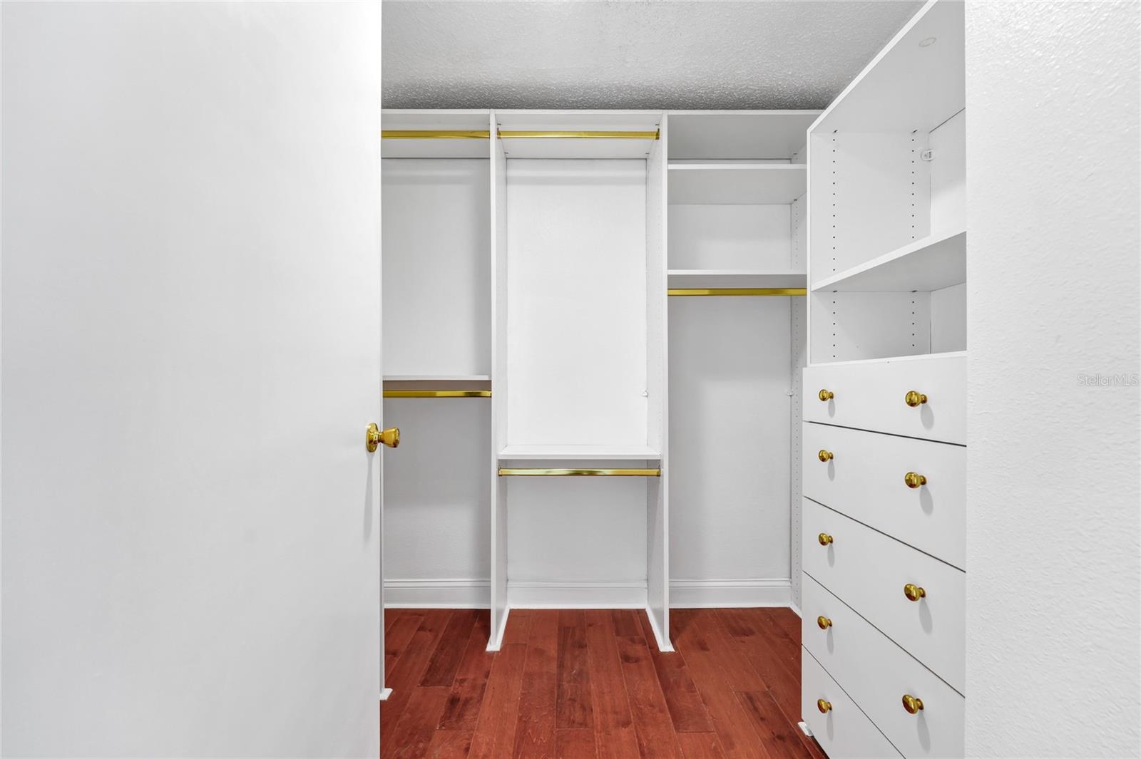 Image 23 of 42 For 7550 Hinson Street 10