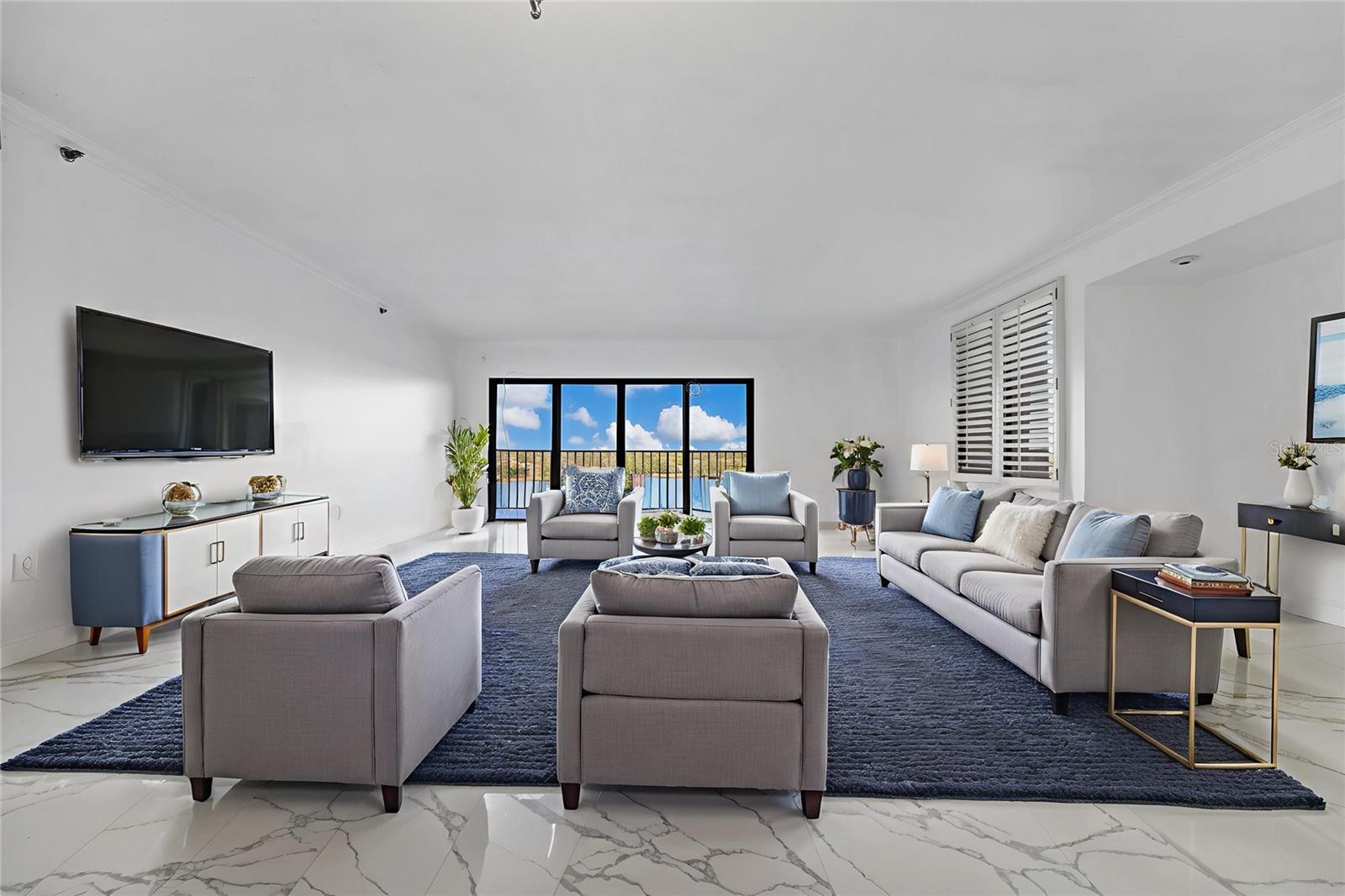 Image 3 of 42 For 7550 Hinson Street 10