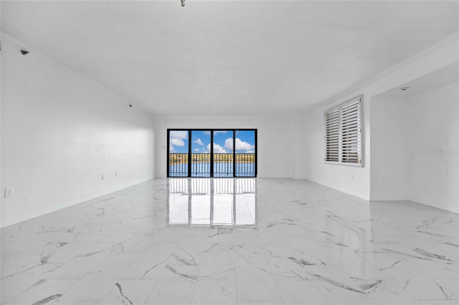 Image 4 of 42 For 7550 Hinson Street 10