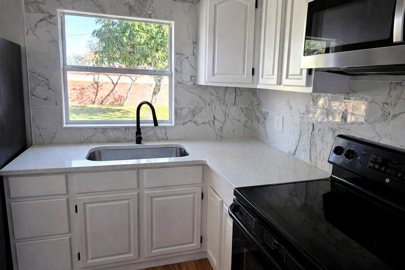 Image 12 of 44 For 821 Solandra Drive