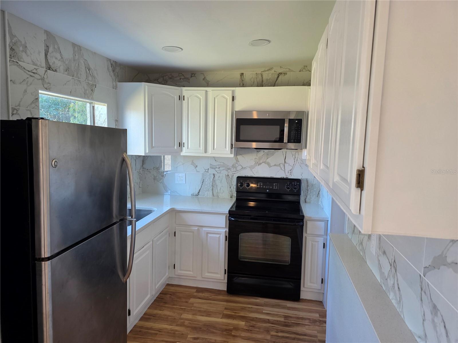 Image 13 of 44 For 821 Solandra Drive