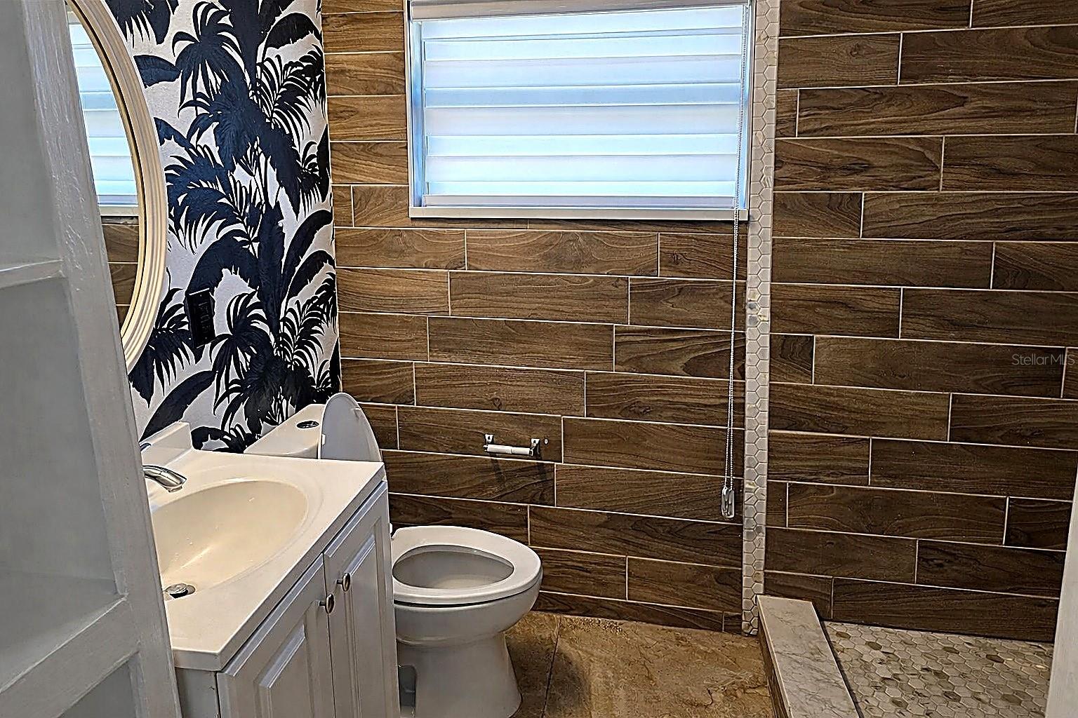 Image 15 of 44 For 821 Solandra Drive