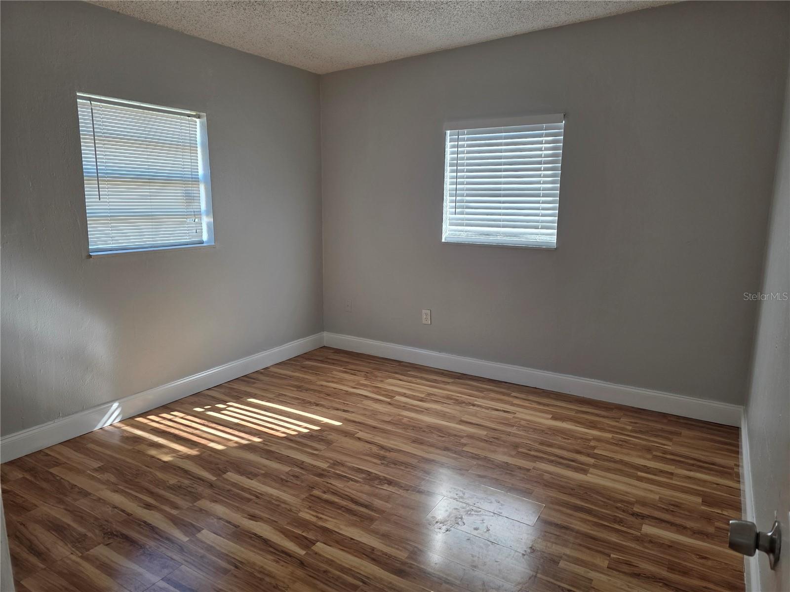 Image 25 of 44 For 821 Solandra Drive