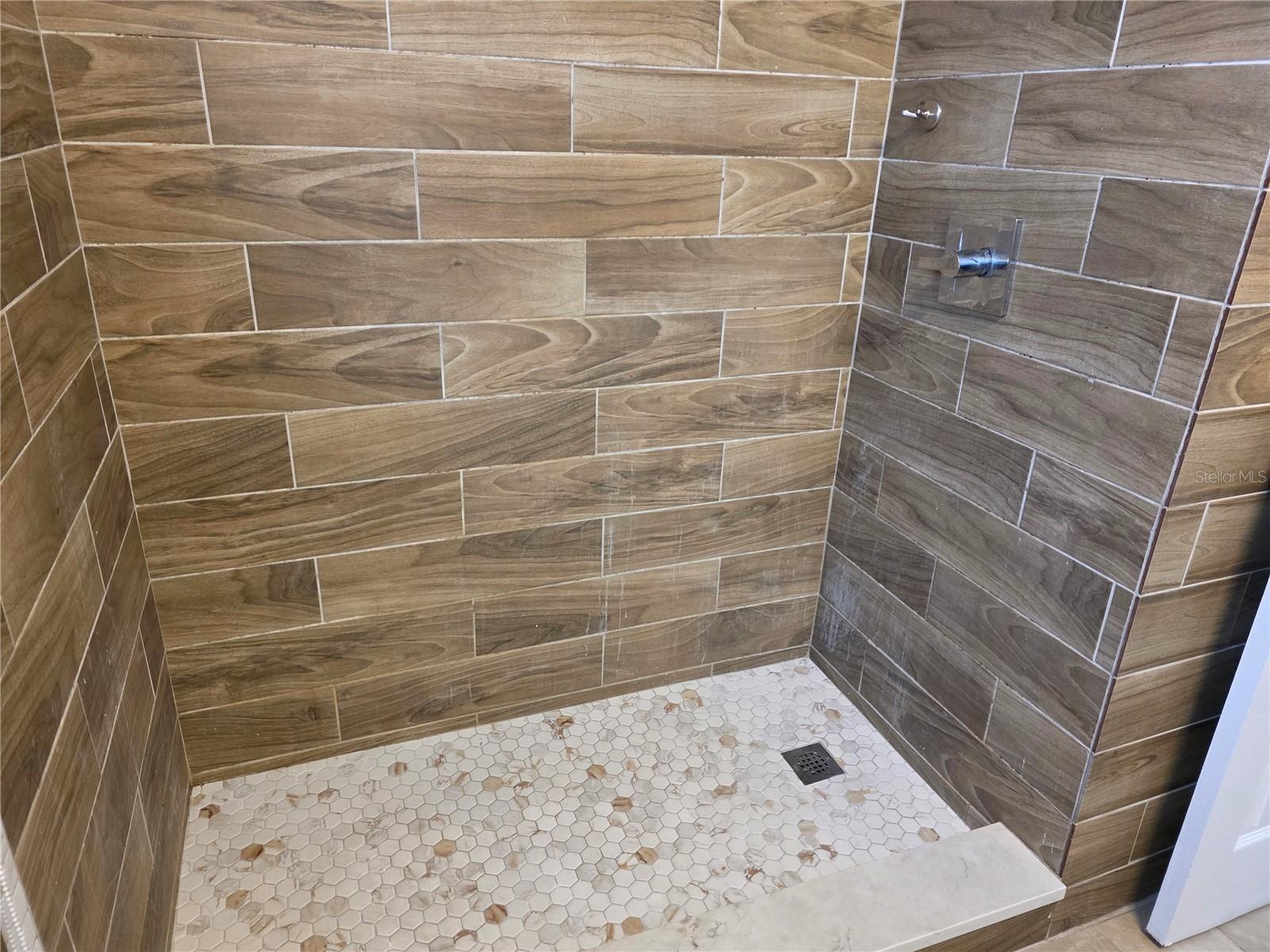 Image 28 of 44 For 821 Solandra Drive