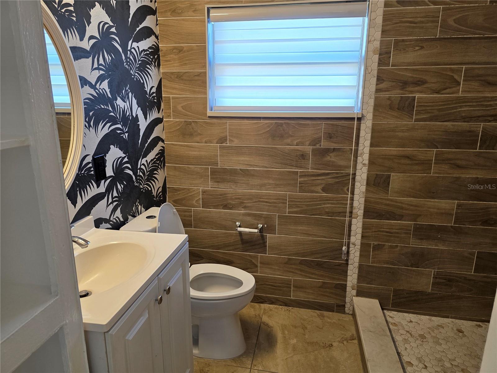 Image 30 of 44 For 821 Solandra Drive