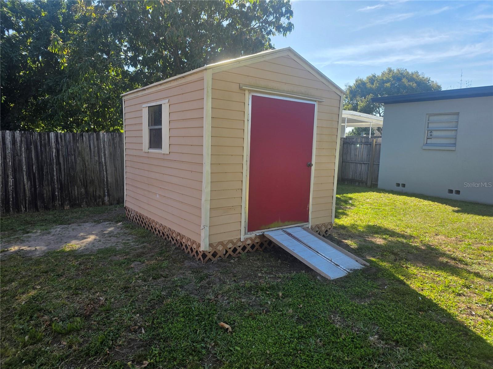 Image 35 of 44 For 821 Solandra Drive