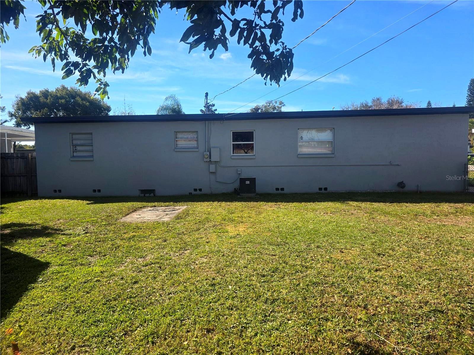 Image 7 of 44 For 821 Solandra Drive