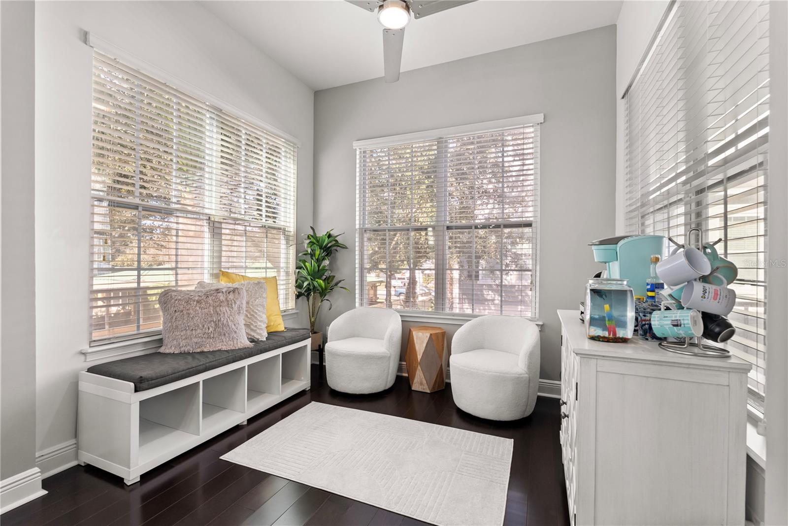 Image 11 of 29 For 520 Lanark Court