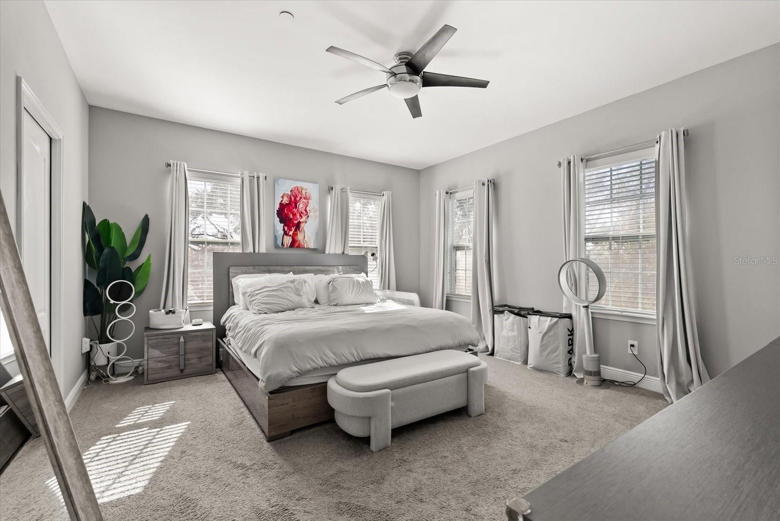 Image 14 of 29 For 520 Lanark Court