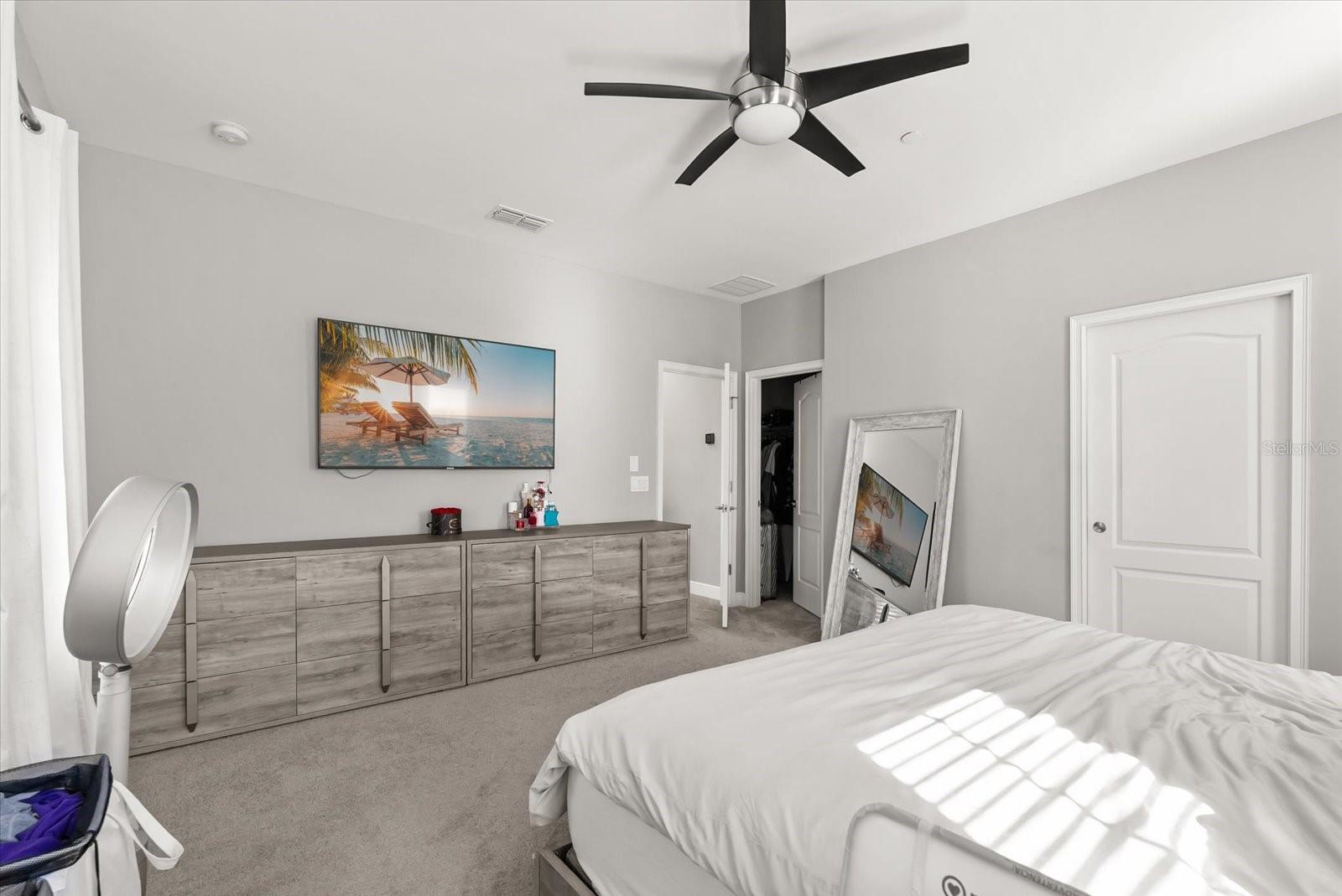 Image 15 of 29 For 520 Lanark Court