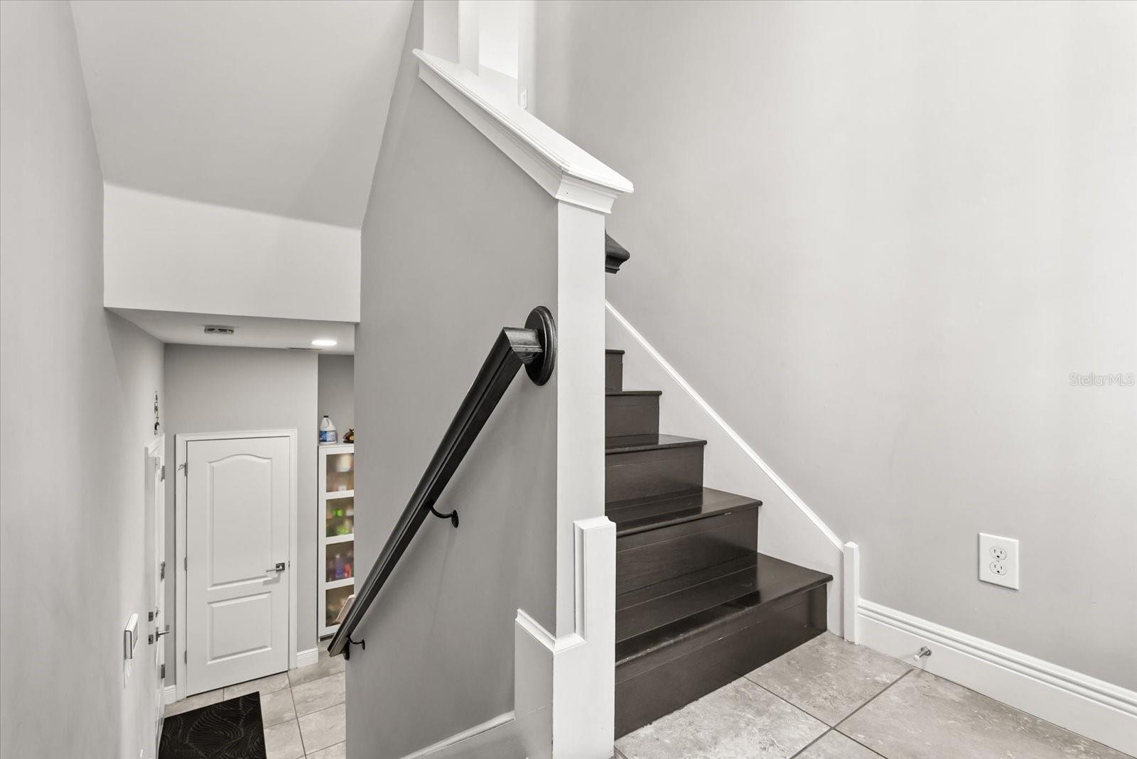 Image 25 of 29 For 520 Lanark Court