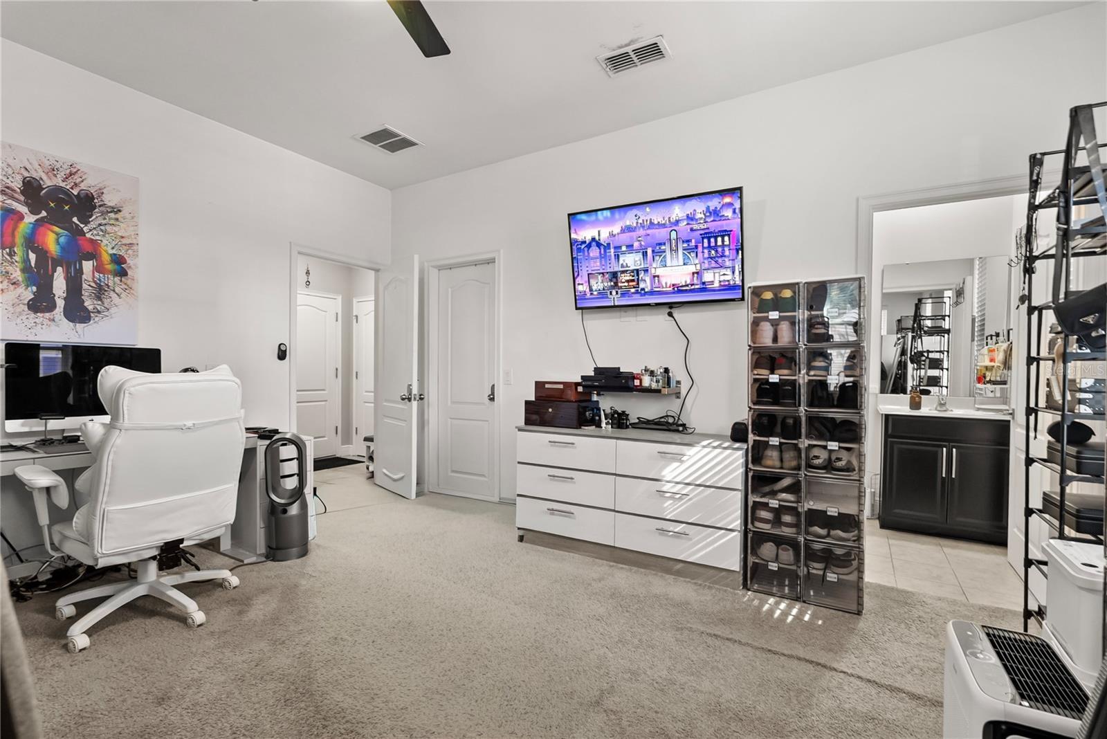 Image 27 of 29 For 520 Lanark Court