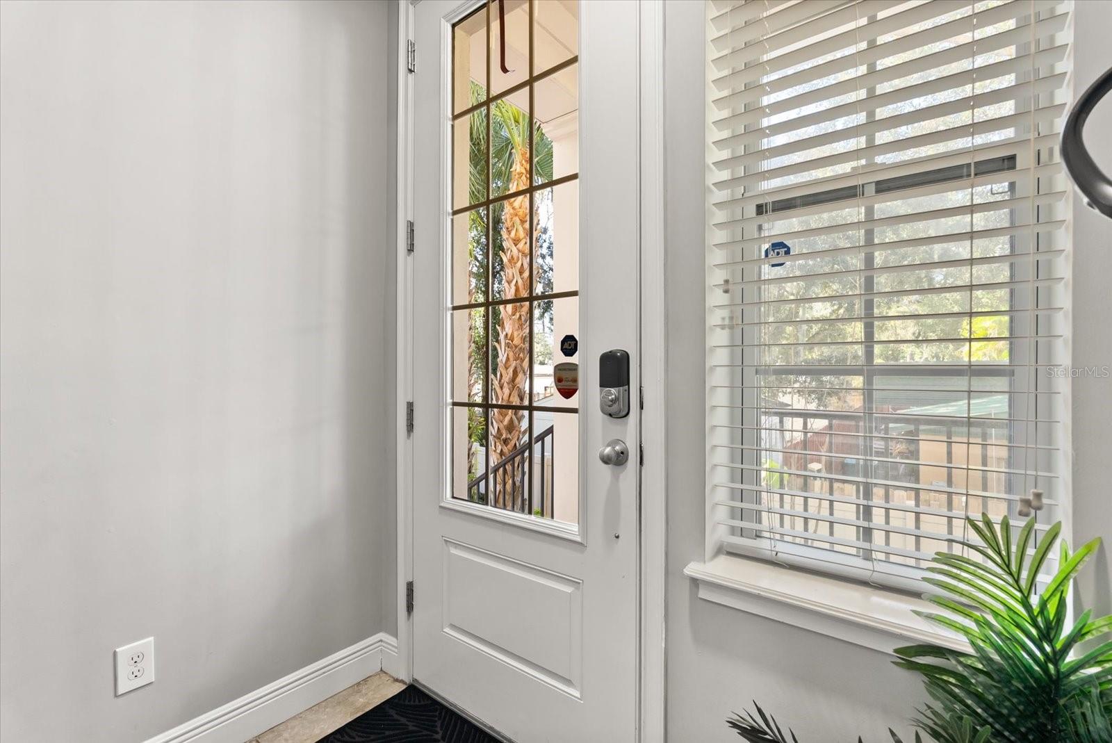 Image 4 of 29 For 520 Lanark Court