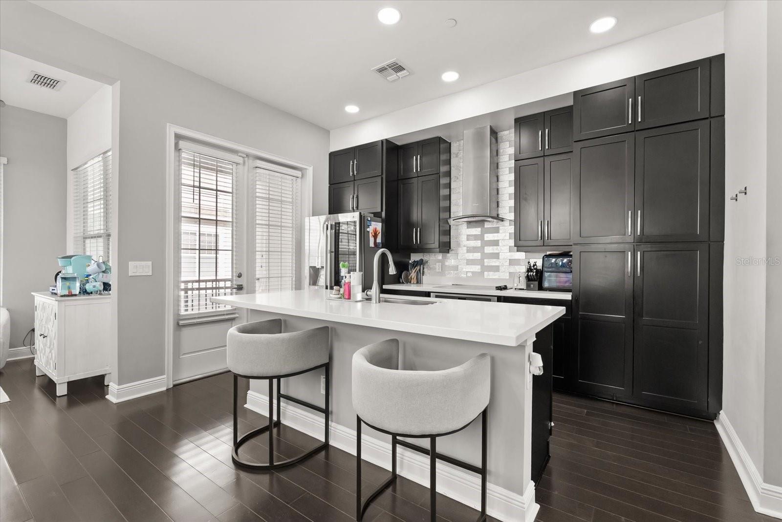 Image 6 of 29 For 520 Lanark Court