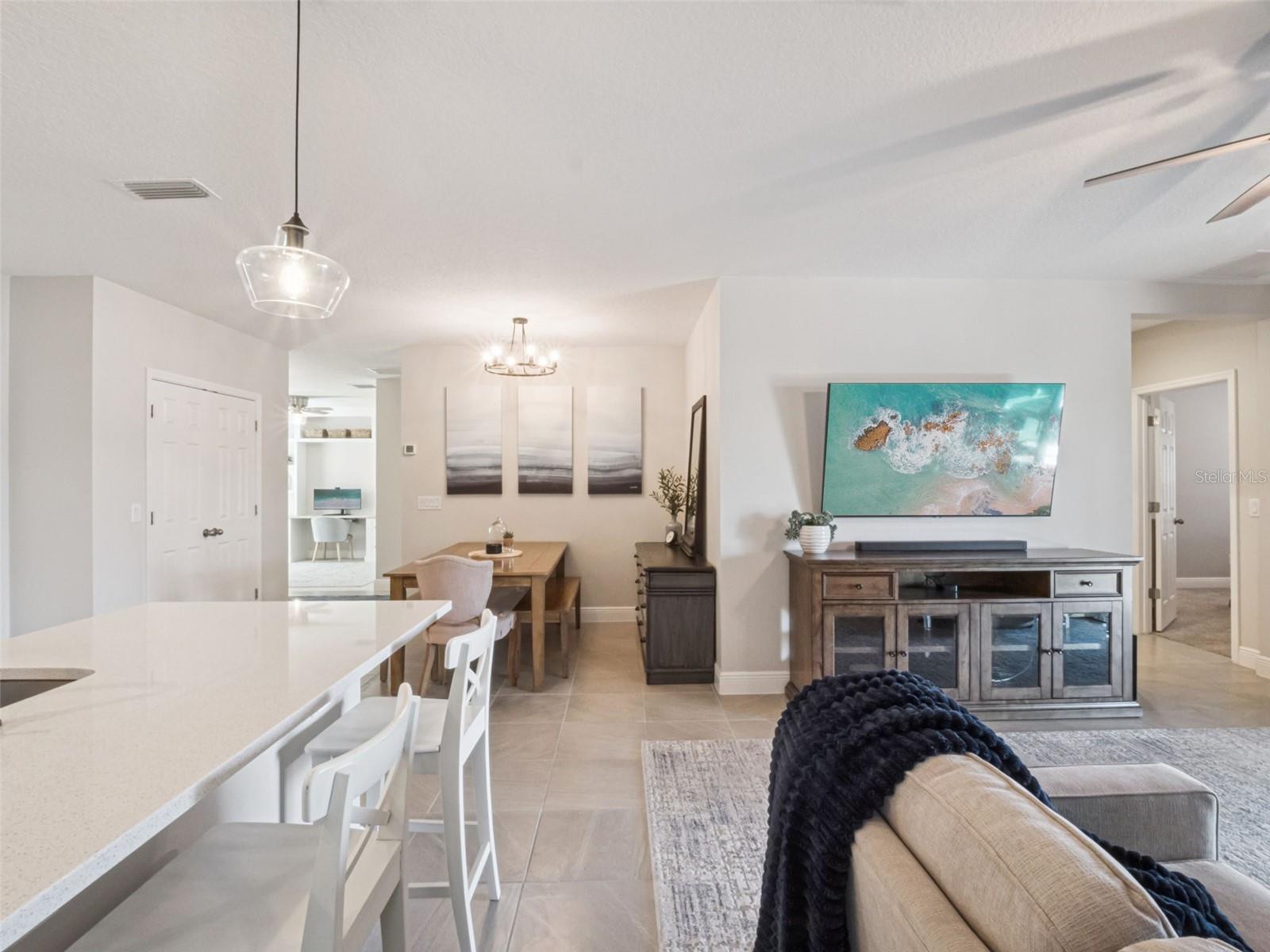 Image 11 of 35 For 1040 Golden Dawn Loop