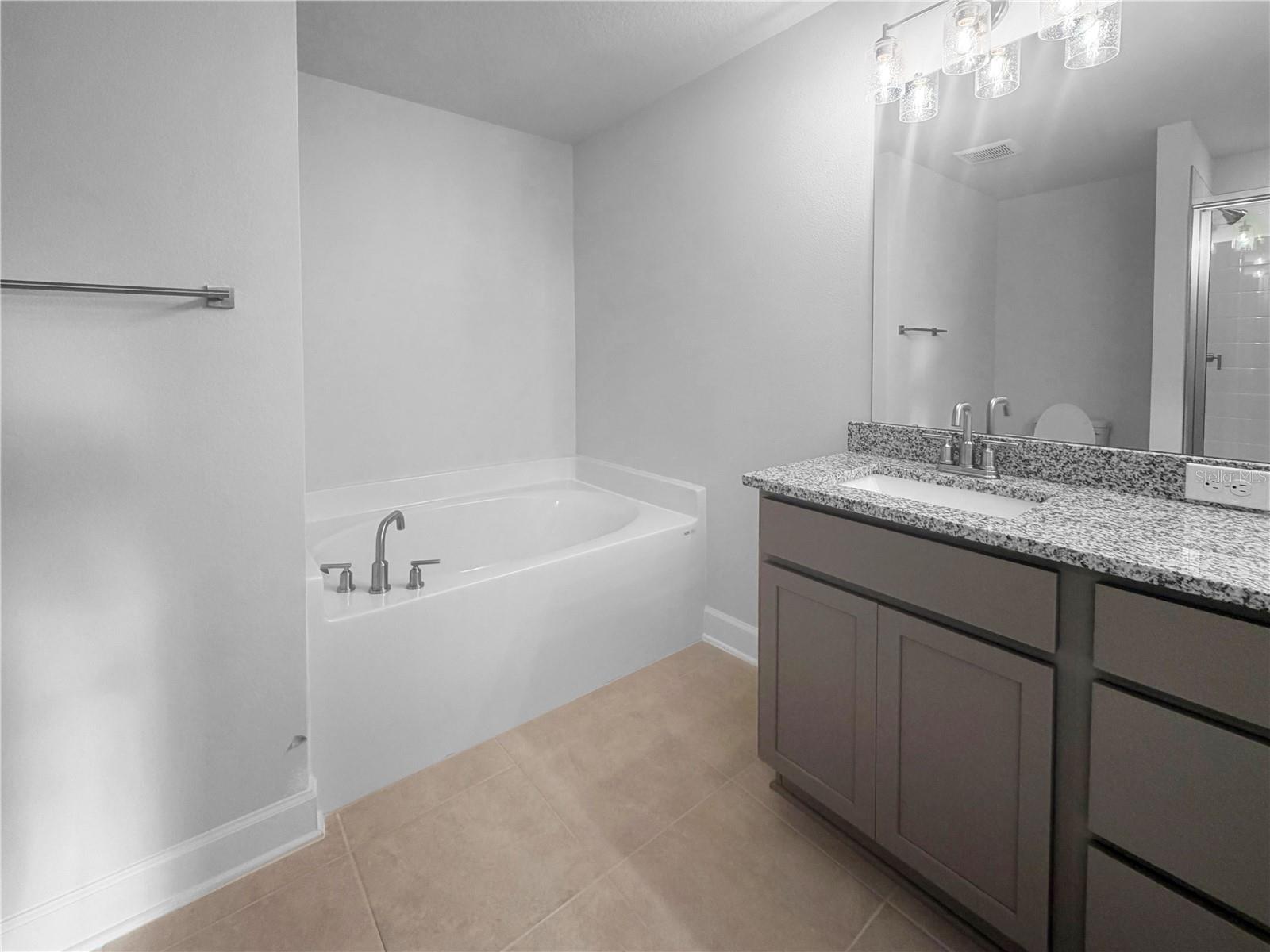 Image 5 of 7 For 7581 Bent Tree Loop