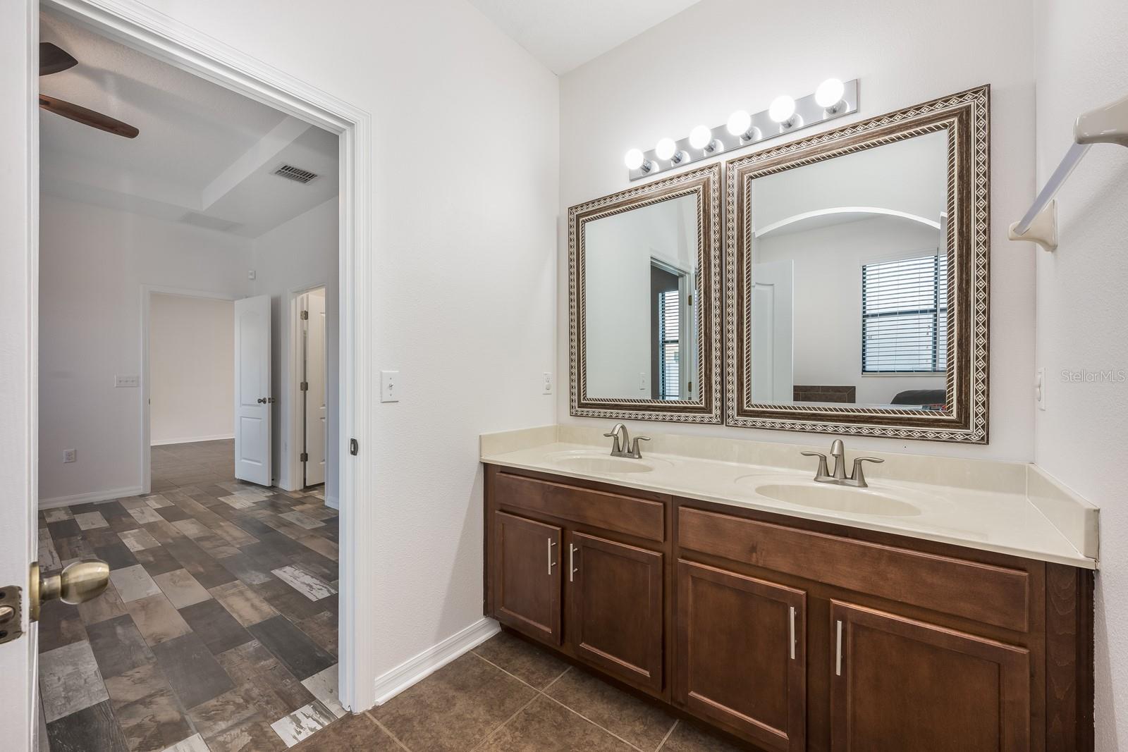 Image 15 of 37 For 10111 Tierra Bella Drive