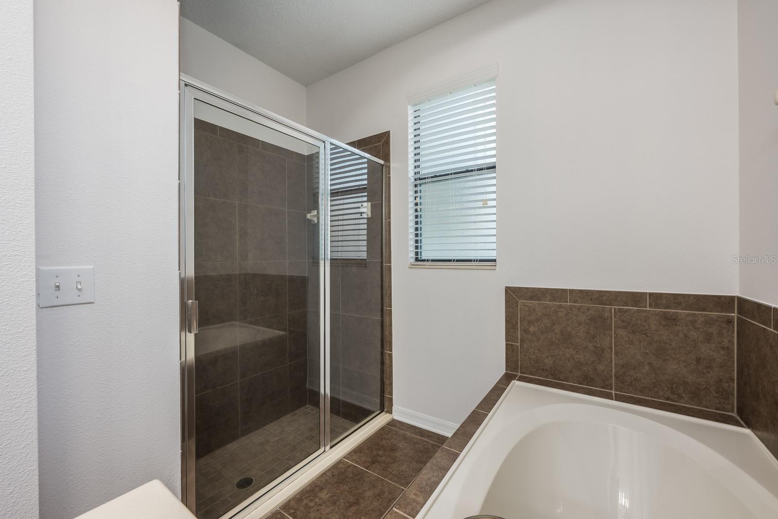 Image 17 of 37 For 10111 Tierra Bella Drive