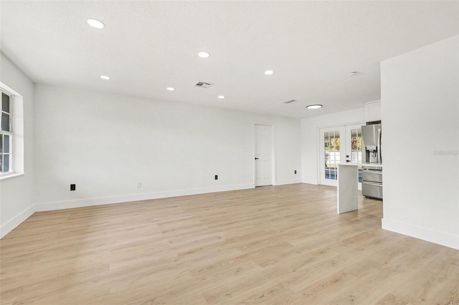 Image 5 of 26 For 3440 Kirby Drive