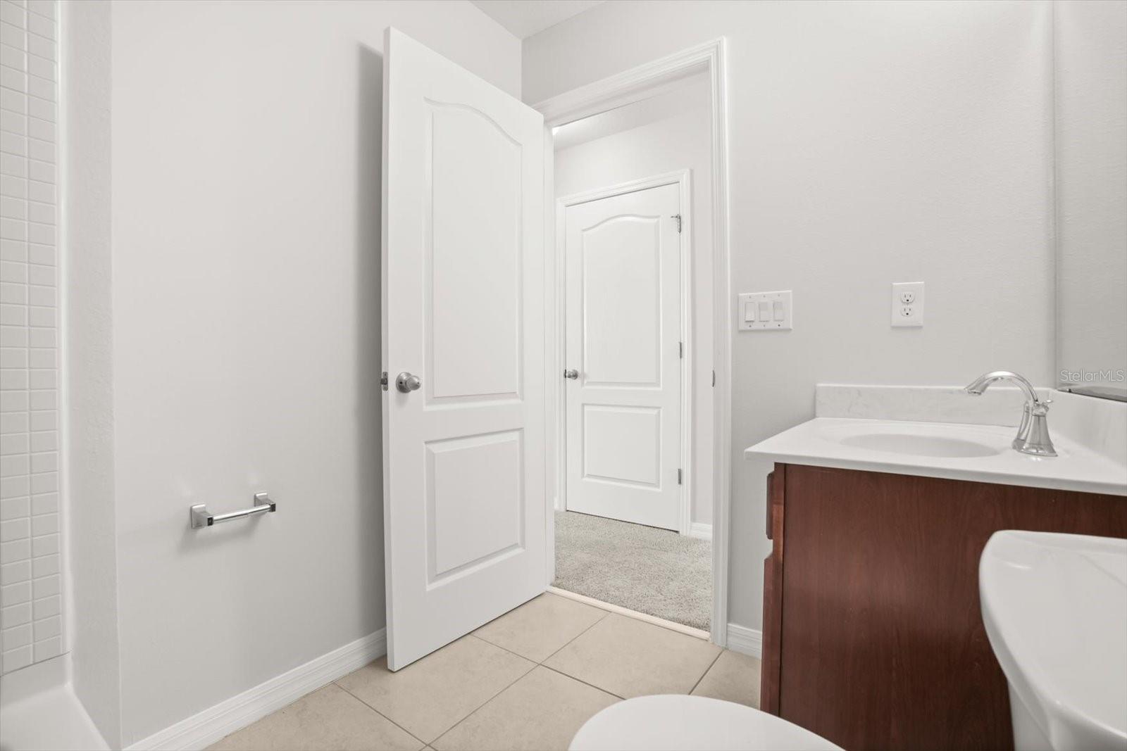 Image 20 of 37 For 4909 Waters Gate Drive