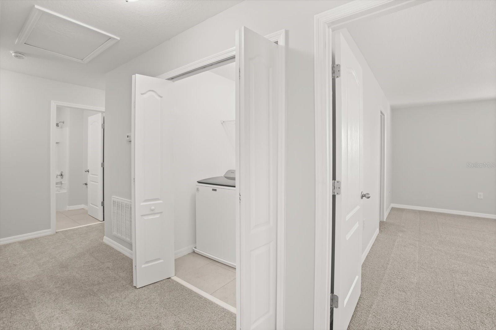 Image 25 of 37 For 4909 Waters Gate Drive