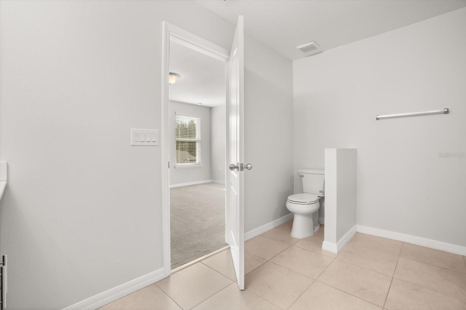 Image 27 of 37 For 4909 Waters Gate Drive