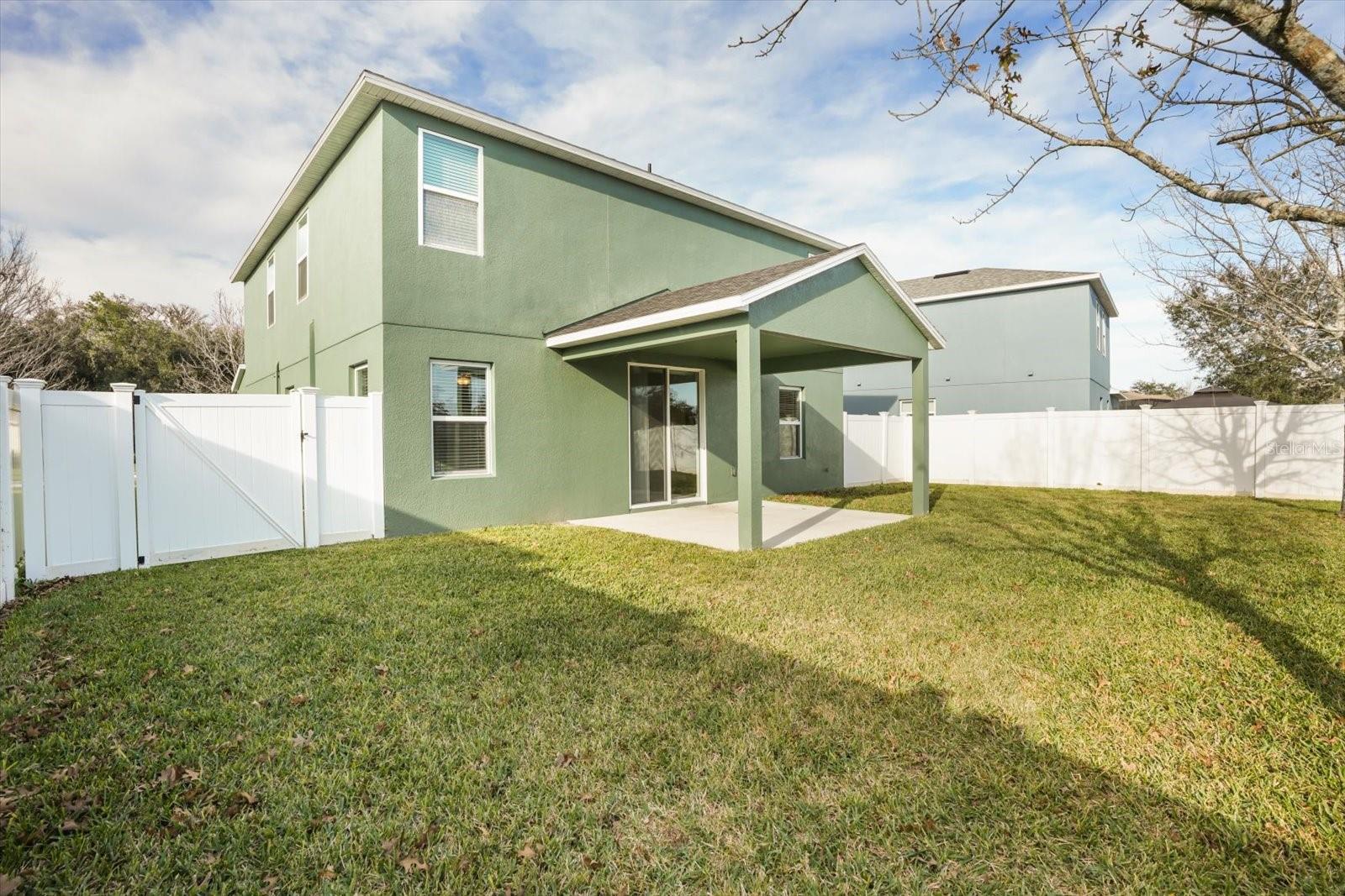 Image 29 of 37 For 4909 Waters Gate Drive