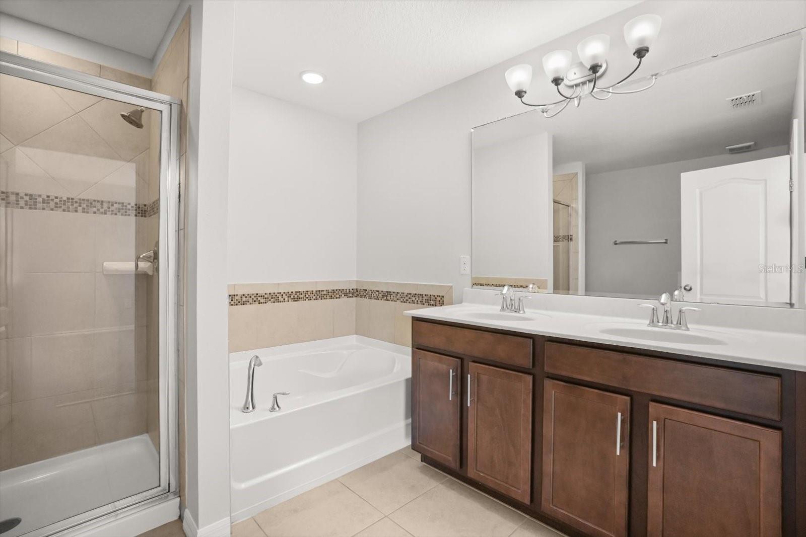 Image 4 of 37 For 4909 Waters Gate Drive