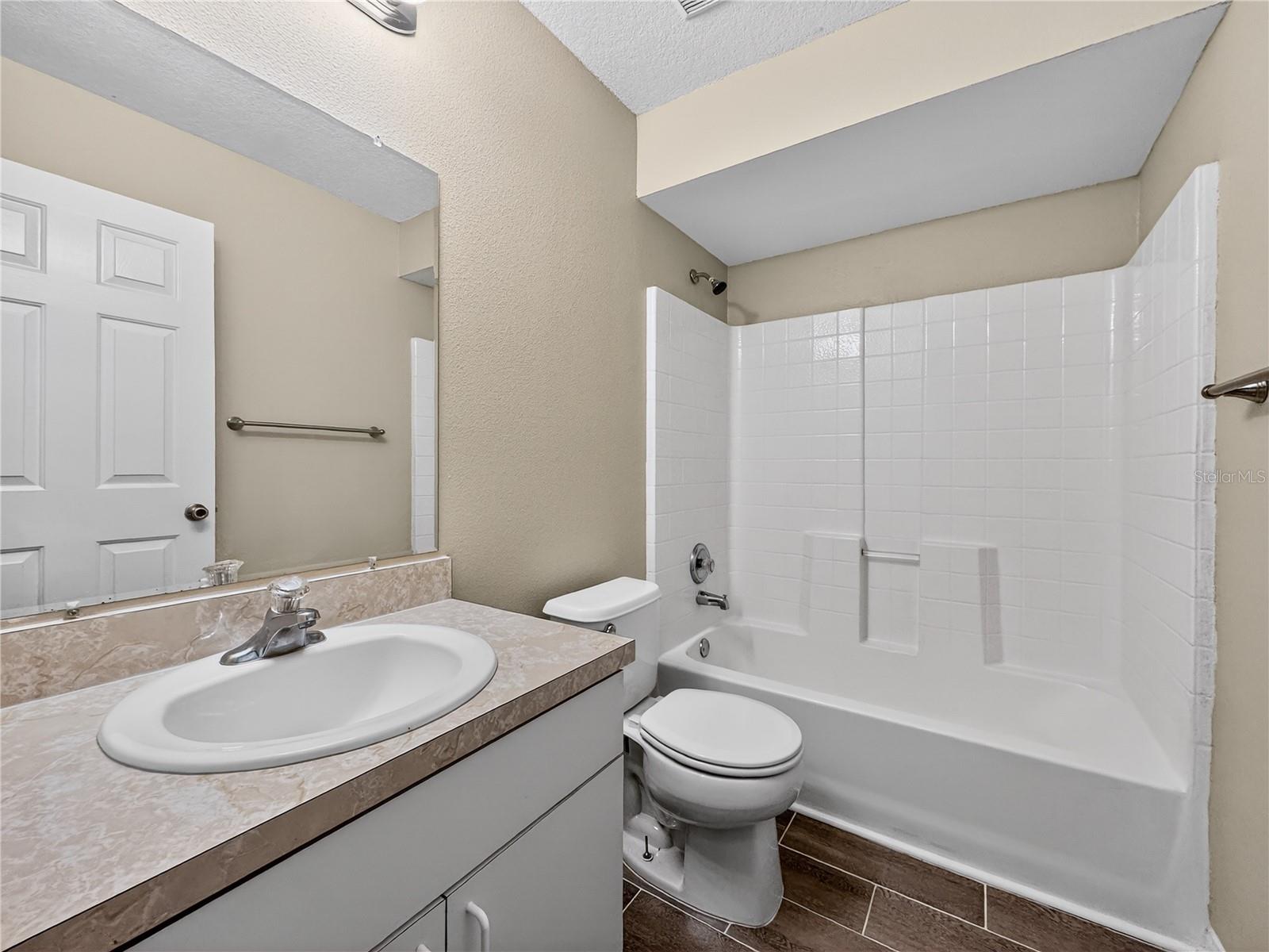 Image 6 of 30 For 835 Lancaster Avenue