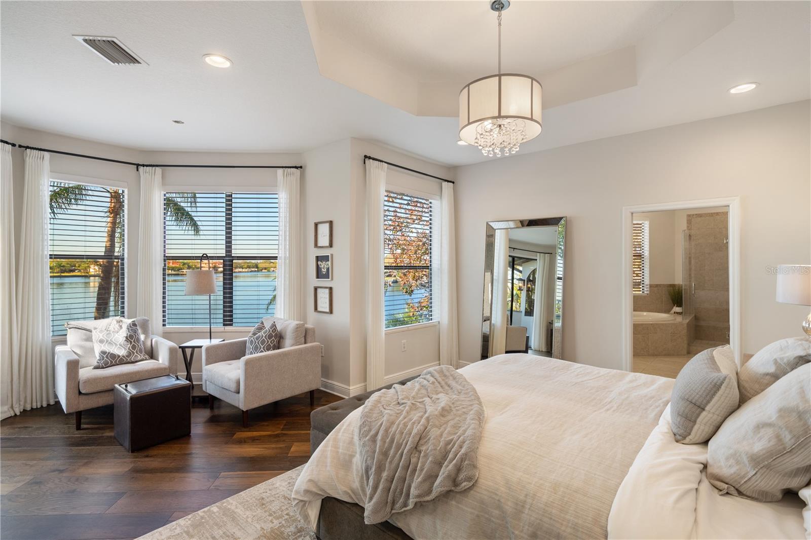 Image 16 of 55 For 3598 10th Street Ne