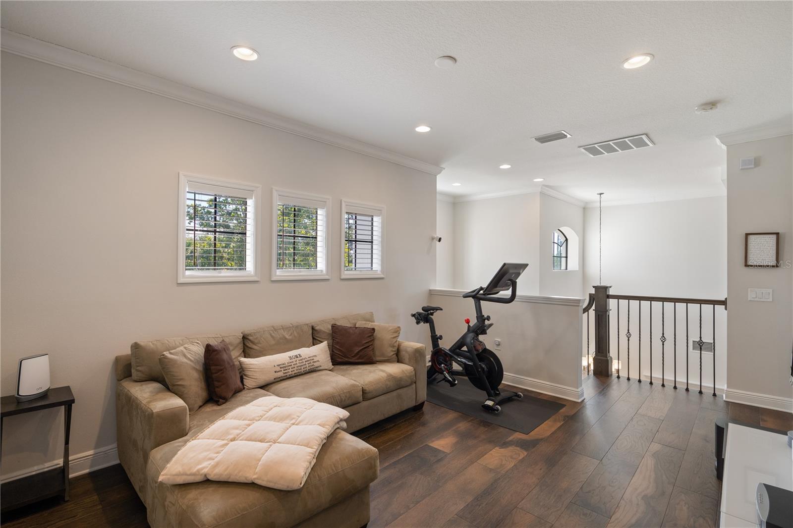 Image 20 of 55 For 3598 10th Street Ne