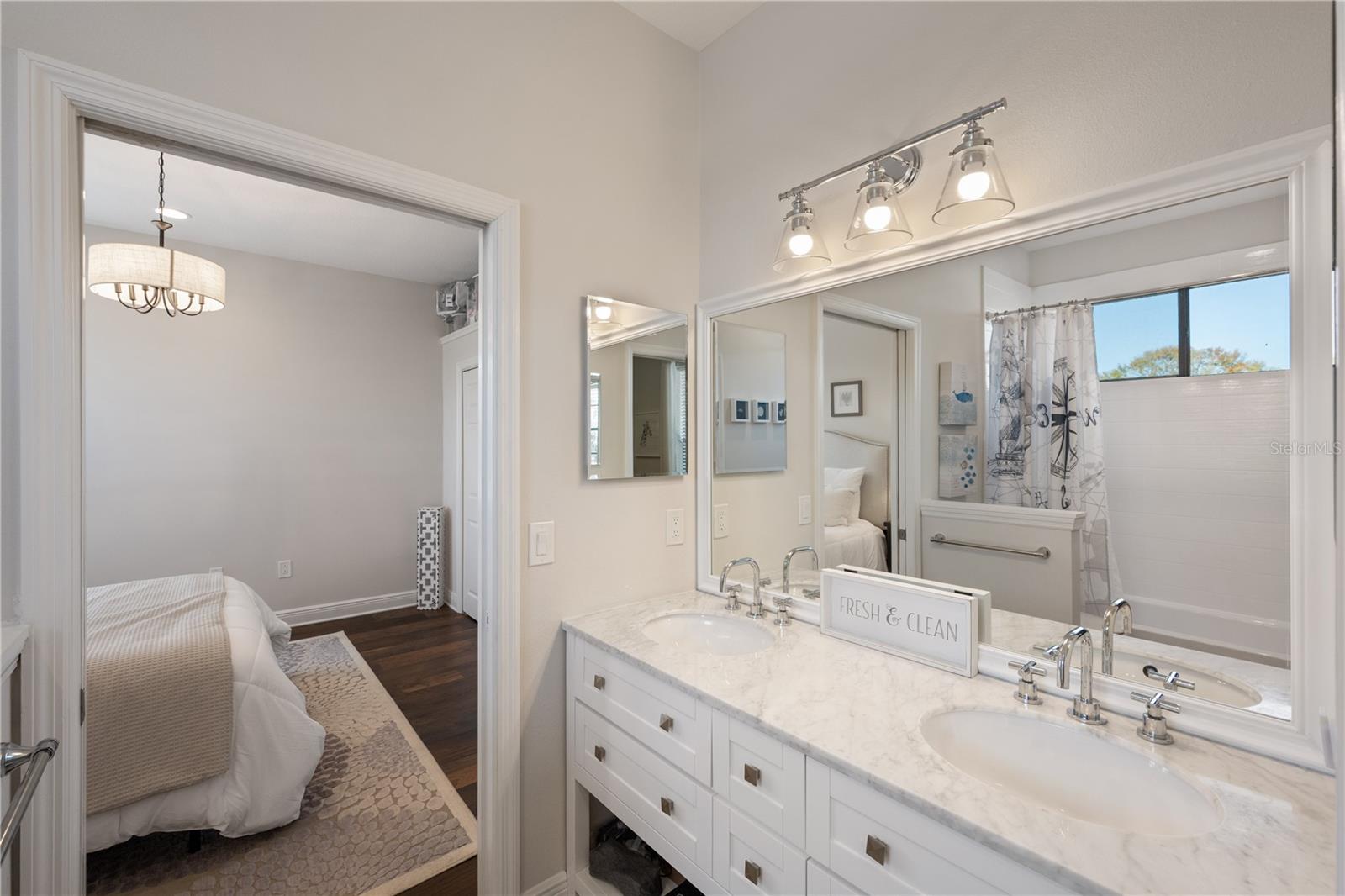 Image 22 of 55 For 3598 10th Street Ne