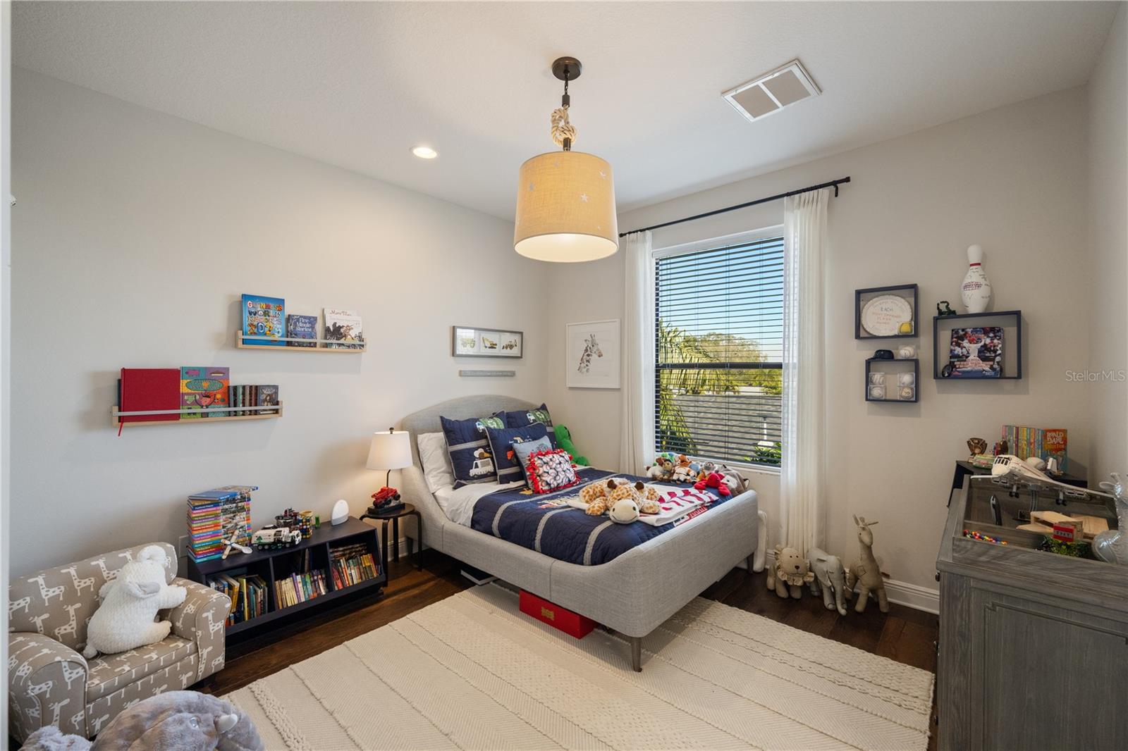 Image 23 of 55 For 3598 10th Street Ne